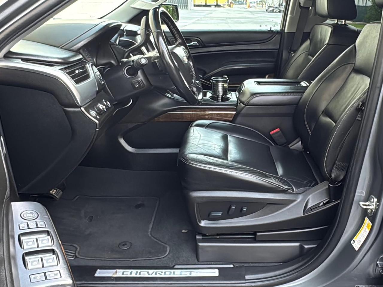 Chevrolet Suburban 4WD 4dr 1500 LT 2019