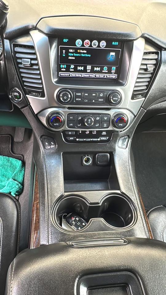 Chevrolet Suburban 4WD 4dr 1500 LT 2019