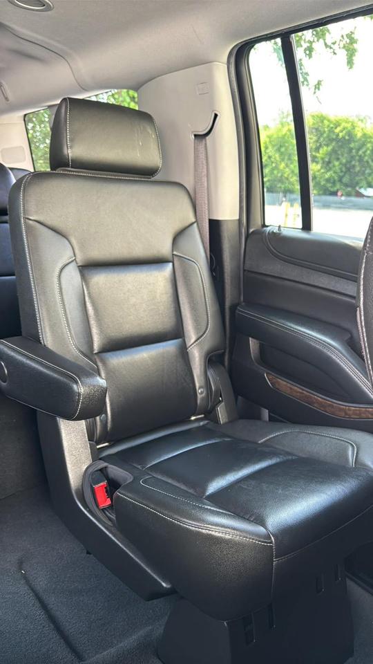 Chevrolet Suburban 4WD 4dr 1500 LT 2019
