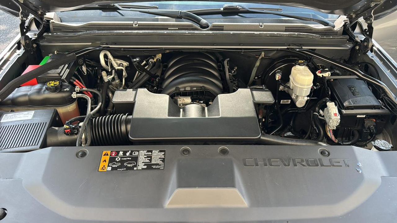 Chevrolet Suburban 4WD 4dr 1500 LT 2019