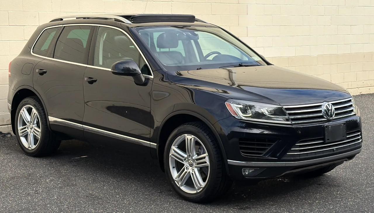 Volkswagen Touareg 4dr V6 Sport w/Technology 2015