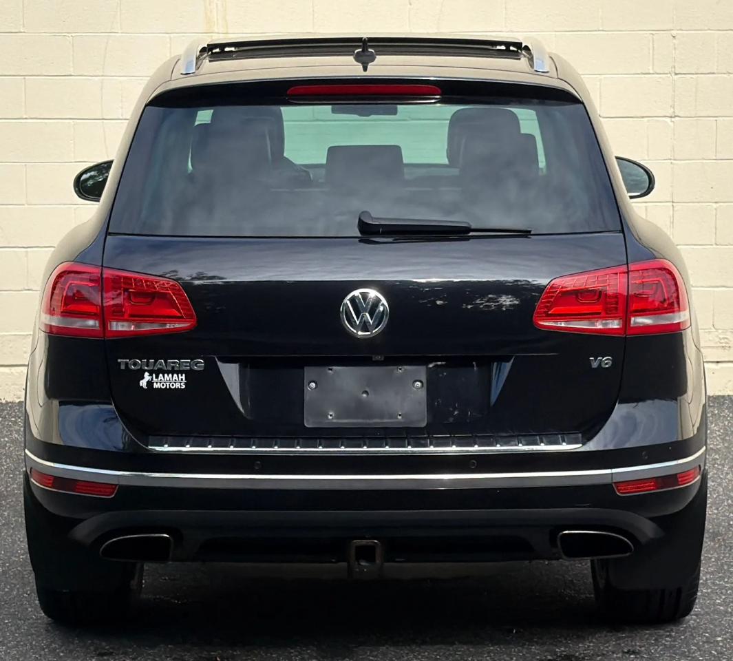 Volkswagen Touareg 4dr V6 Sport w/Technology 2015
