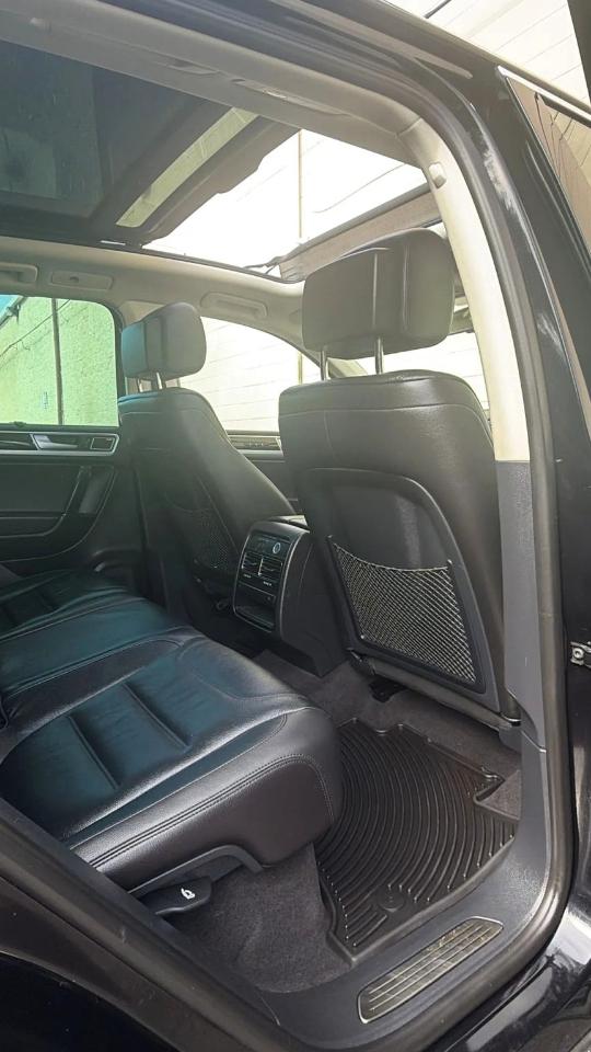 Volkswagen Touareg 4dr V6 Sport w/Technology 2015