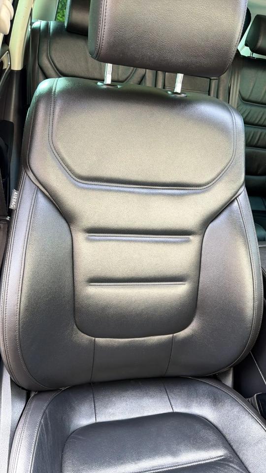 Volkswagen Touareg 4dr V6 Sport w/Technology 2015