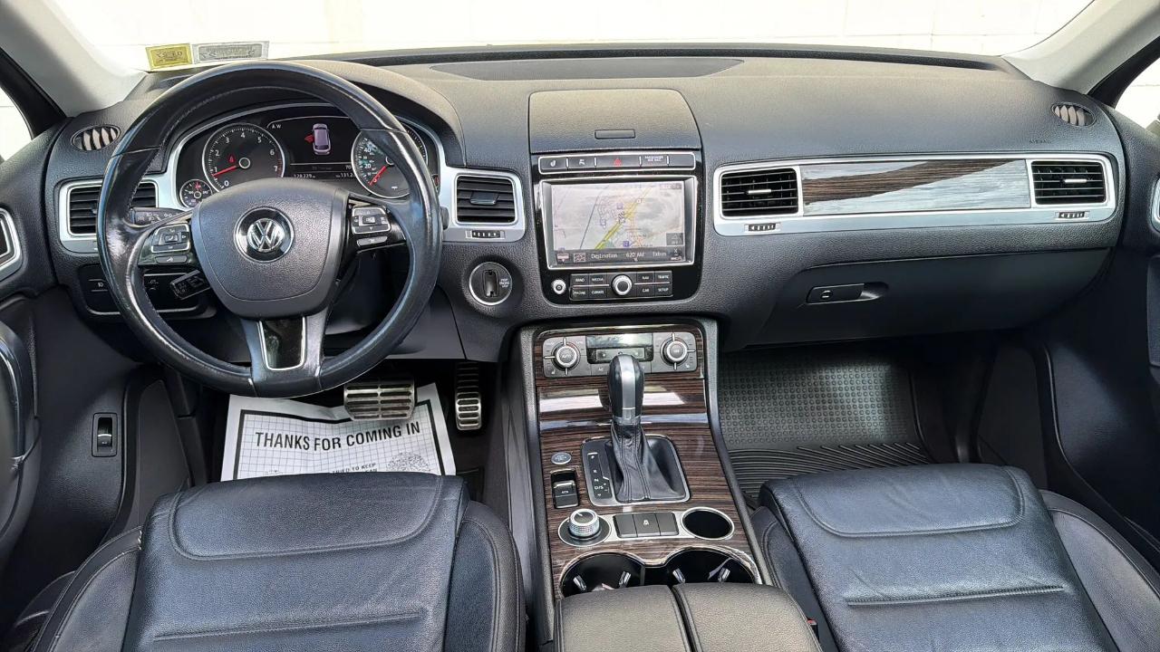 Volkswagen Touareg 4dr V6 Sport w/Technology 2015