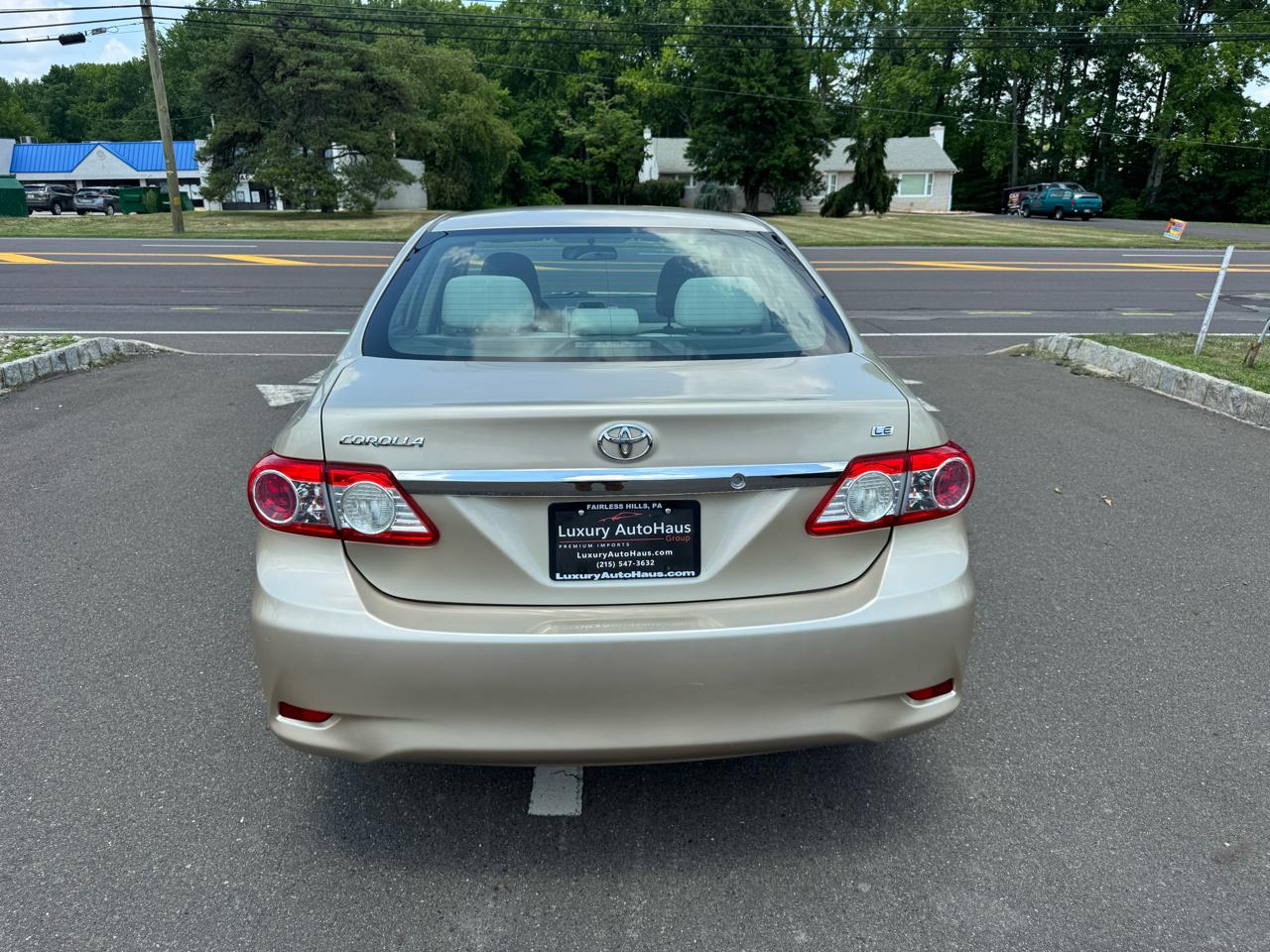 Toyota Corolla 4dr Sdn Auto LE Special Edition (Natl) 2013