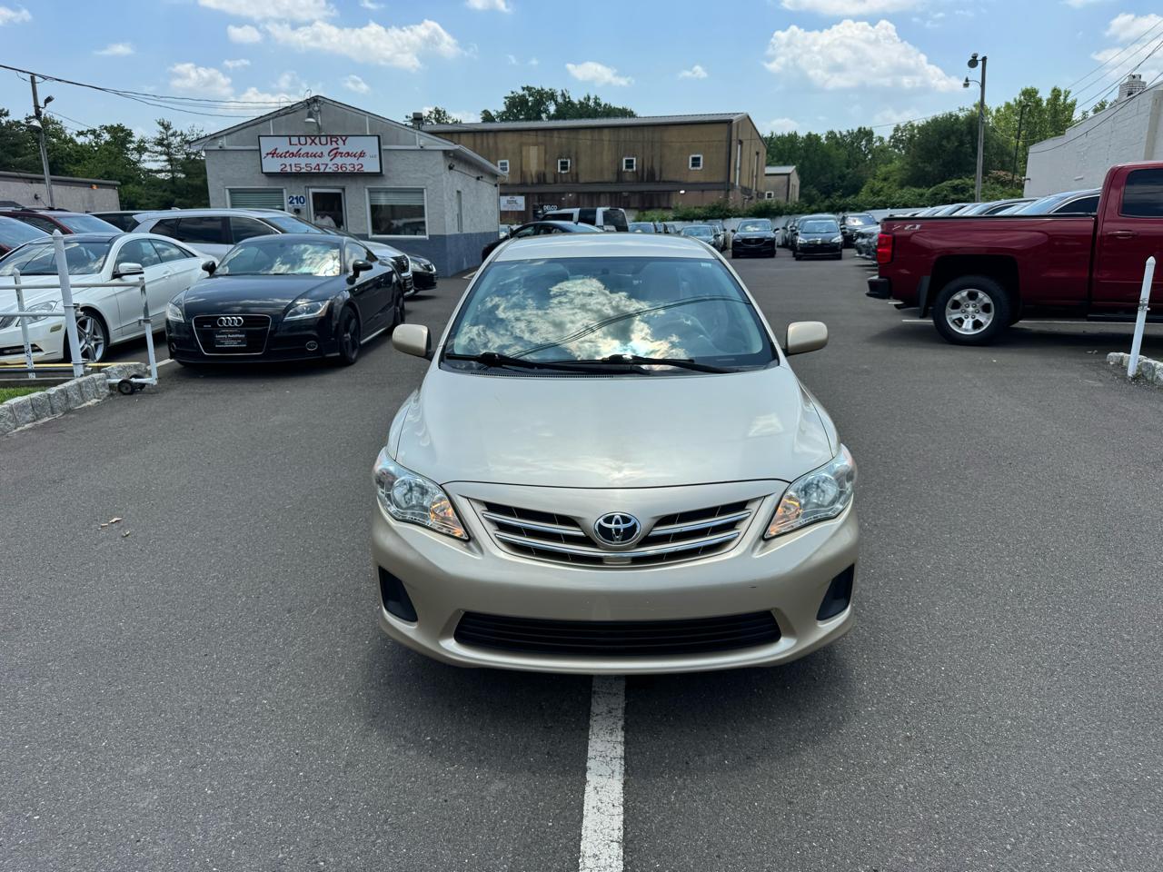 Toyota Corolla 4dr Sdn Auto LE Special Edition (Natl) 2013