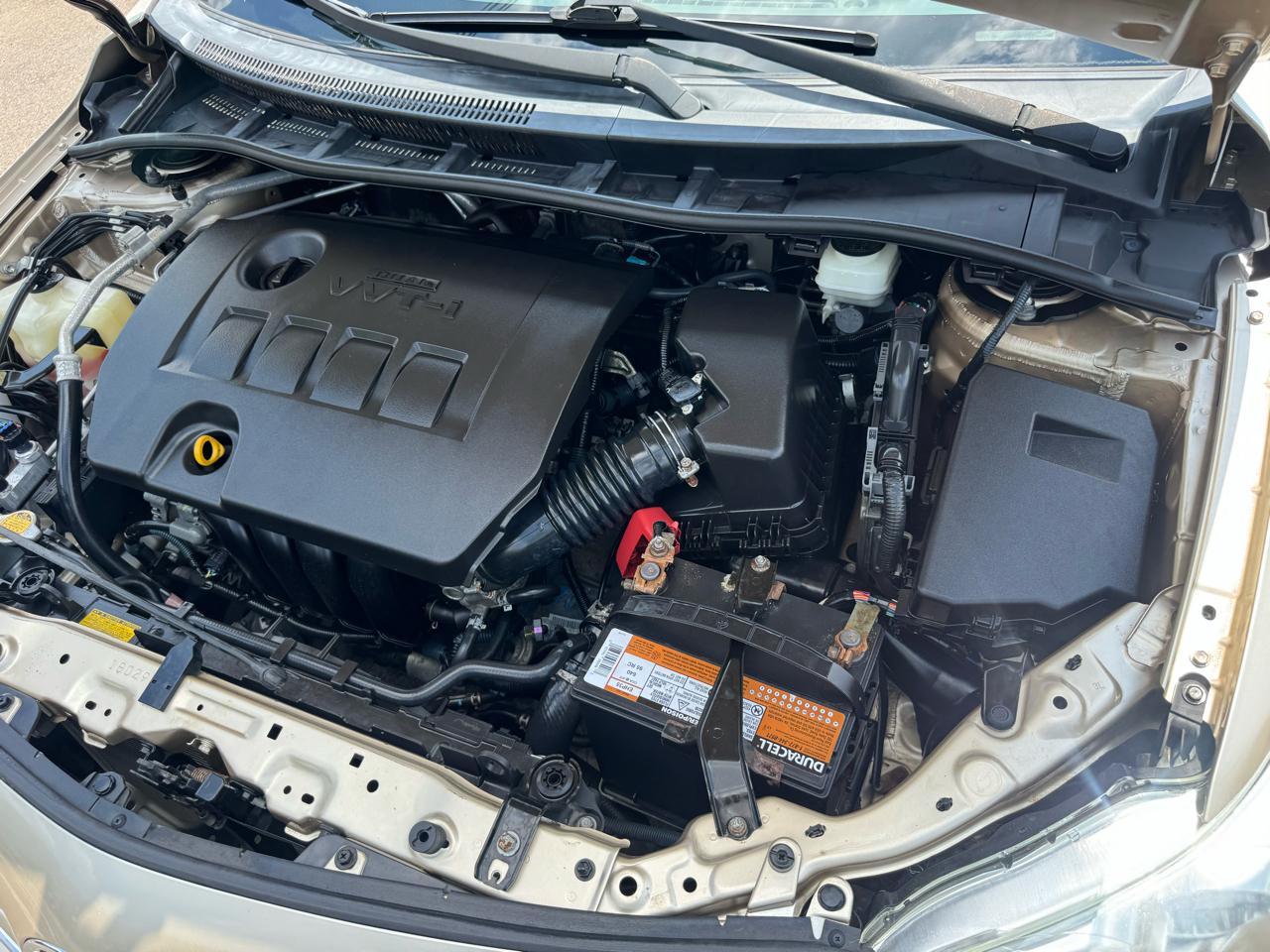 Toyota Corolla 4dr Sdn Auto LE Special Edition (Natl) 2013