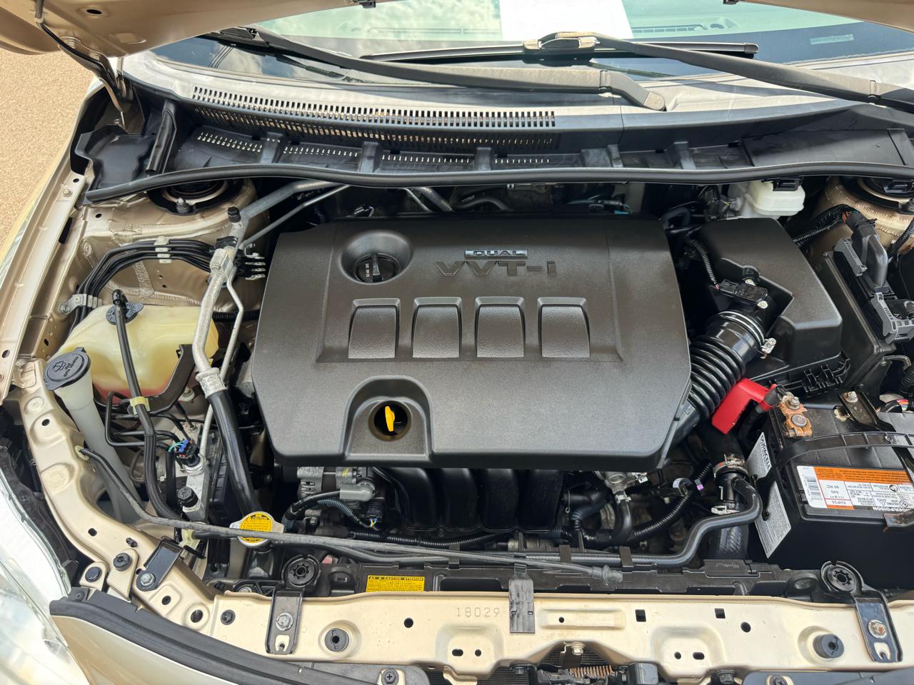 Toyota Corolla 4dr Sdn Auto LE Special Edition (Natl) 2013