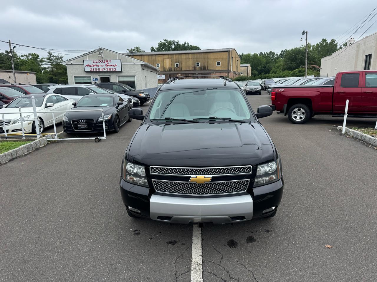Chevrolet Suburban 4WD 4dr 1500 LT 2013