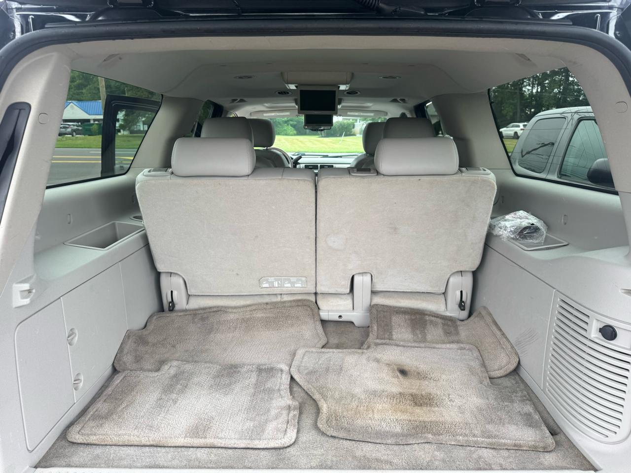 Chevrolet Suburban 4WD 4dr 1500 LT 2013