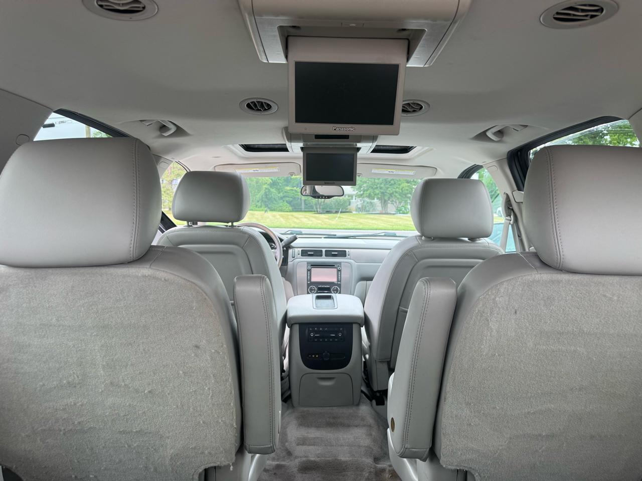 Chevrolet Suburban 4WD 4dr 1500 LT 2013