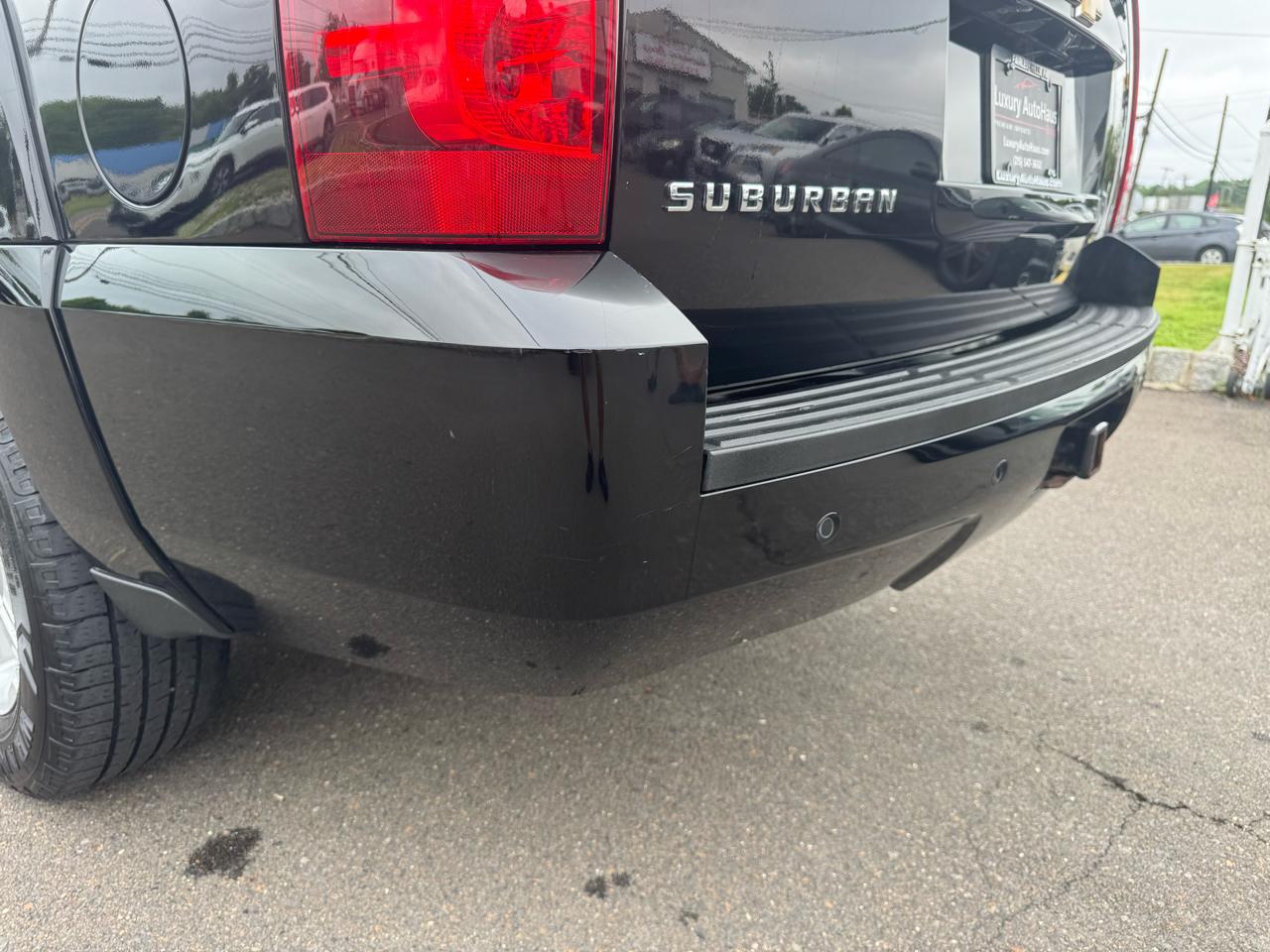 Chevrolet Suburban 4WD 4dr 1500 LT 2013