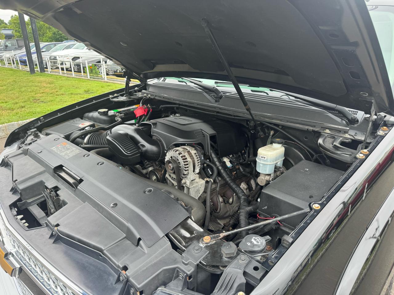 Chevrolet Suburban 4WD 4dr 1500 LT 2013