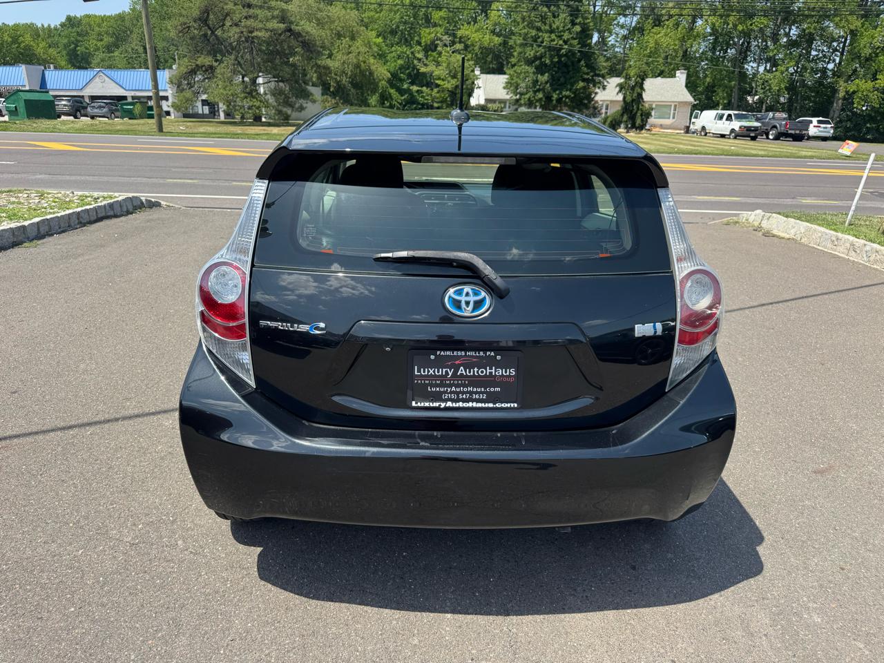 Toyota Prius c 5dr HB Three (Natl) 2014