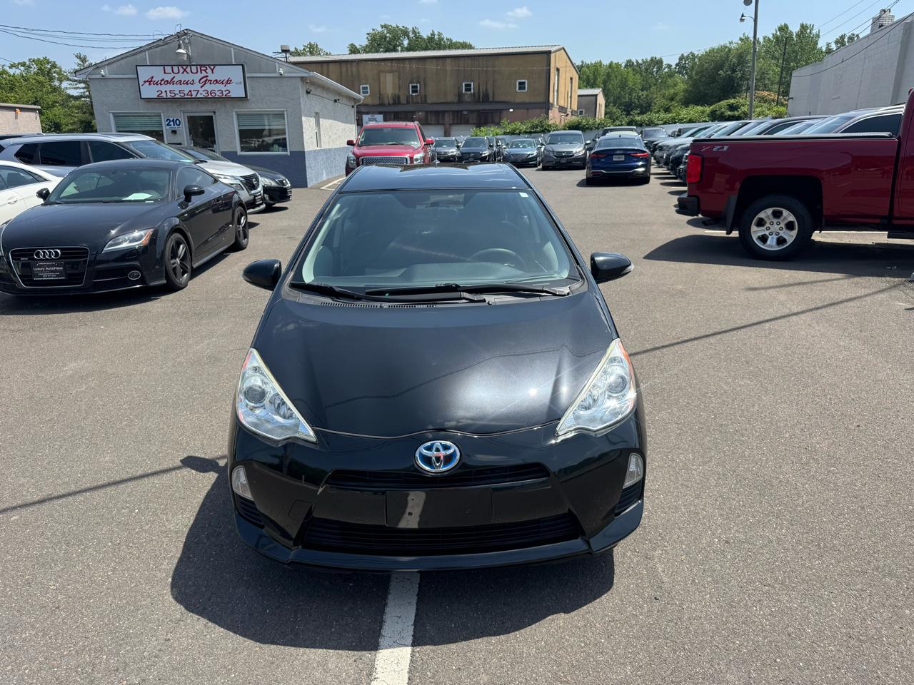 Toyota Prius c 5dr HB Three (Natl) 2014