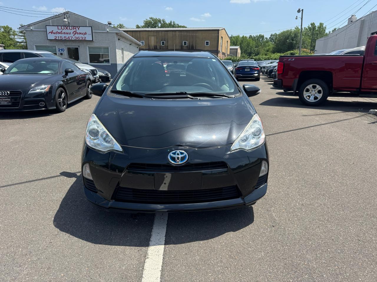 Toyota Prius c 5dr HB Three (Natl) 2014