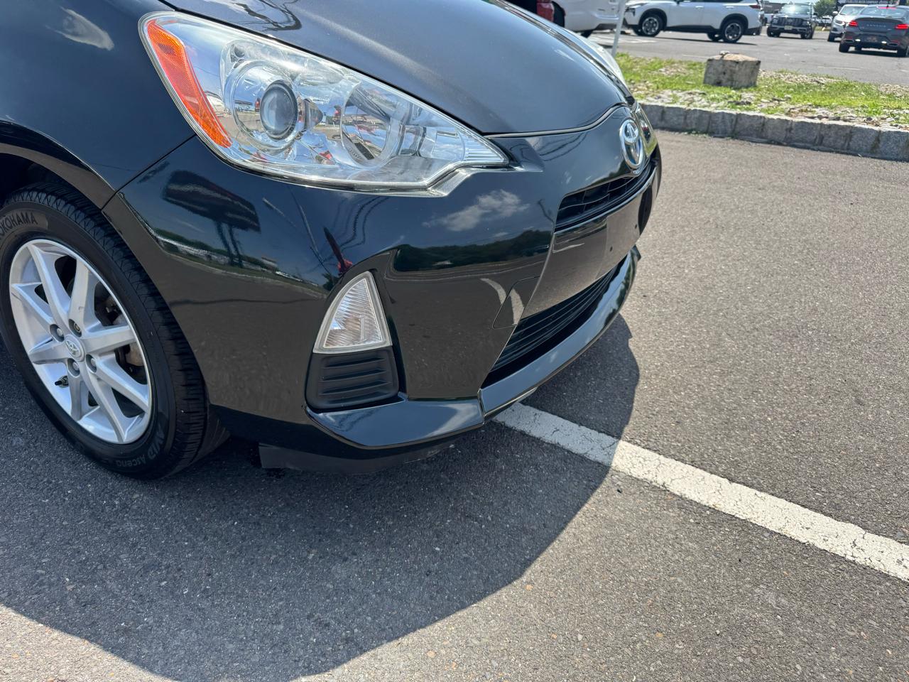 Toyota Prius c 5dr HB Three (Natl) 2014