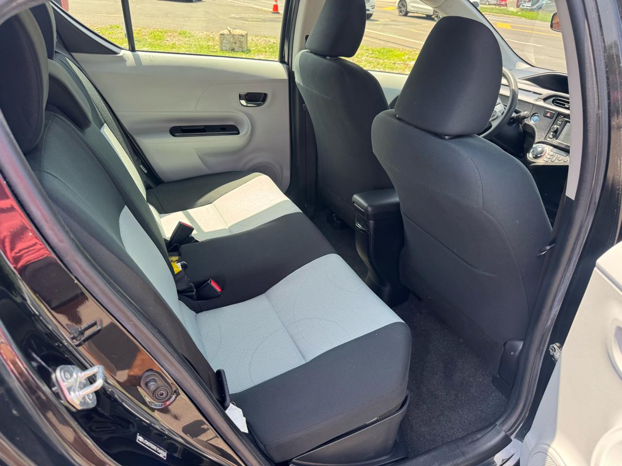 Toyota Prius c 5dr HB Three (Natl) 2014