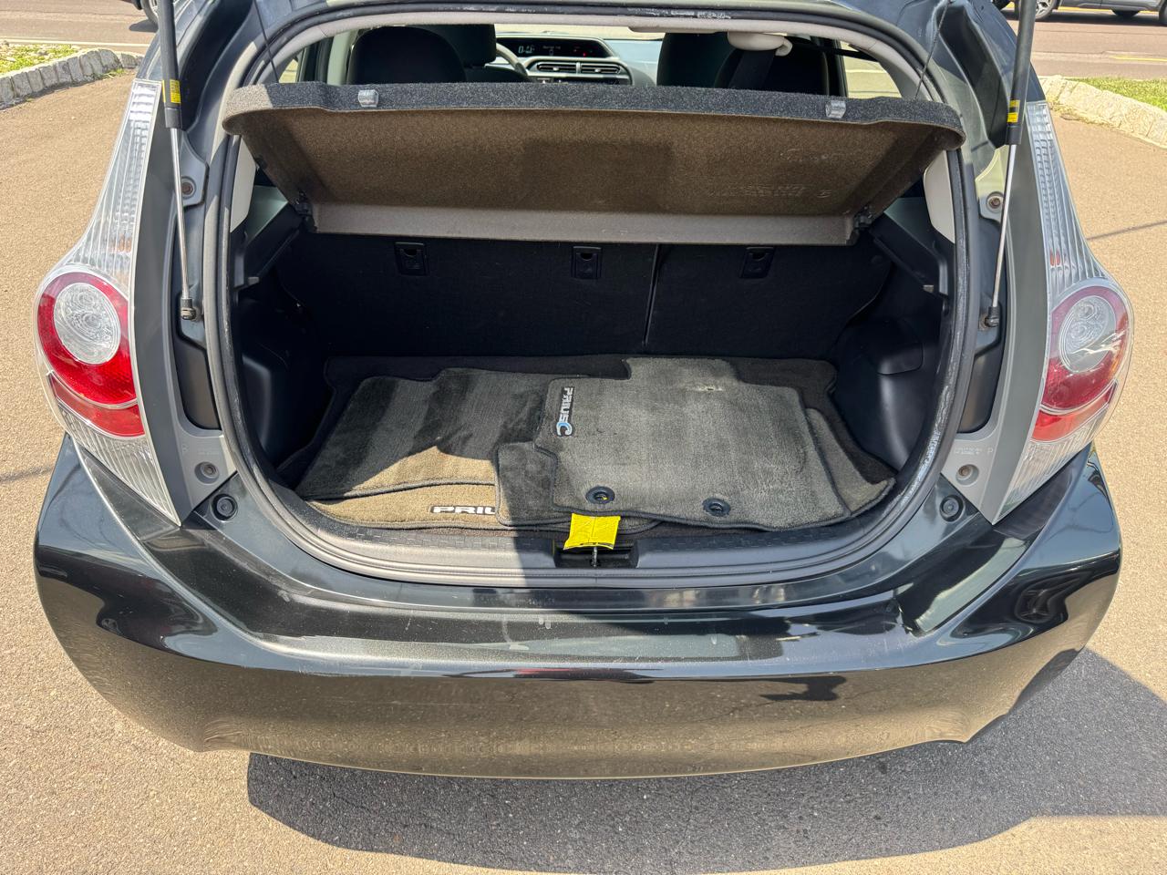 Toyota Prius c 5dr HB Three (Natl) 2014