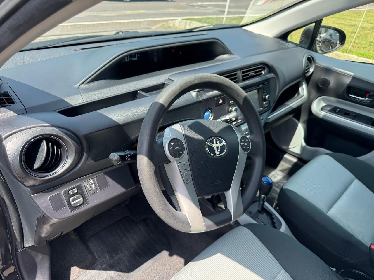 Toyota Prius c 5dr HB Three (Natl) 2014