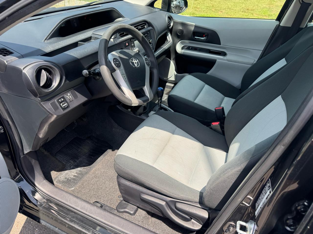 Toyota Prius c 5dr HB Three (Natl) 2014