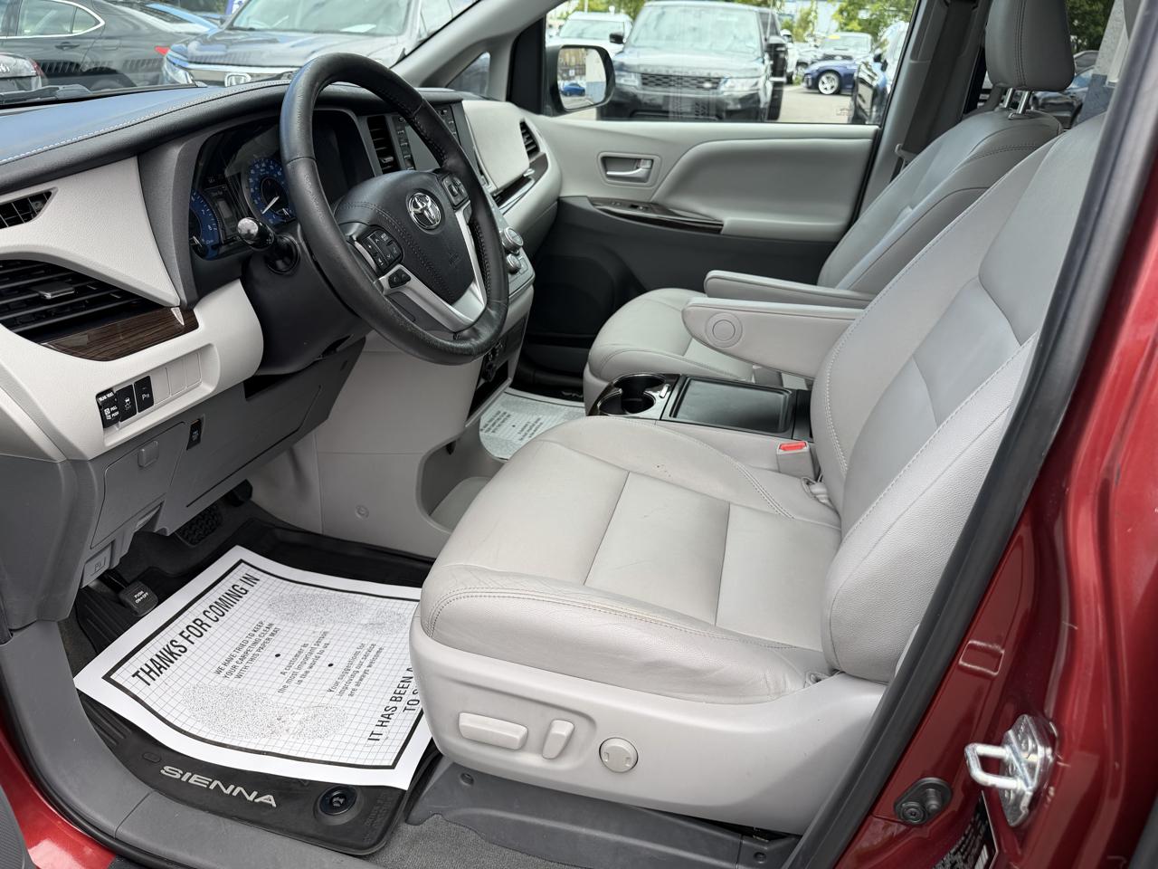 Toyota Sienna Limited Premium AWD 7-Passenger (Natl) 2020