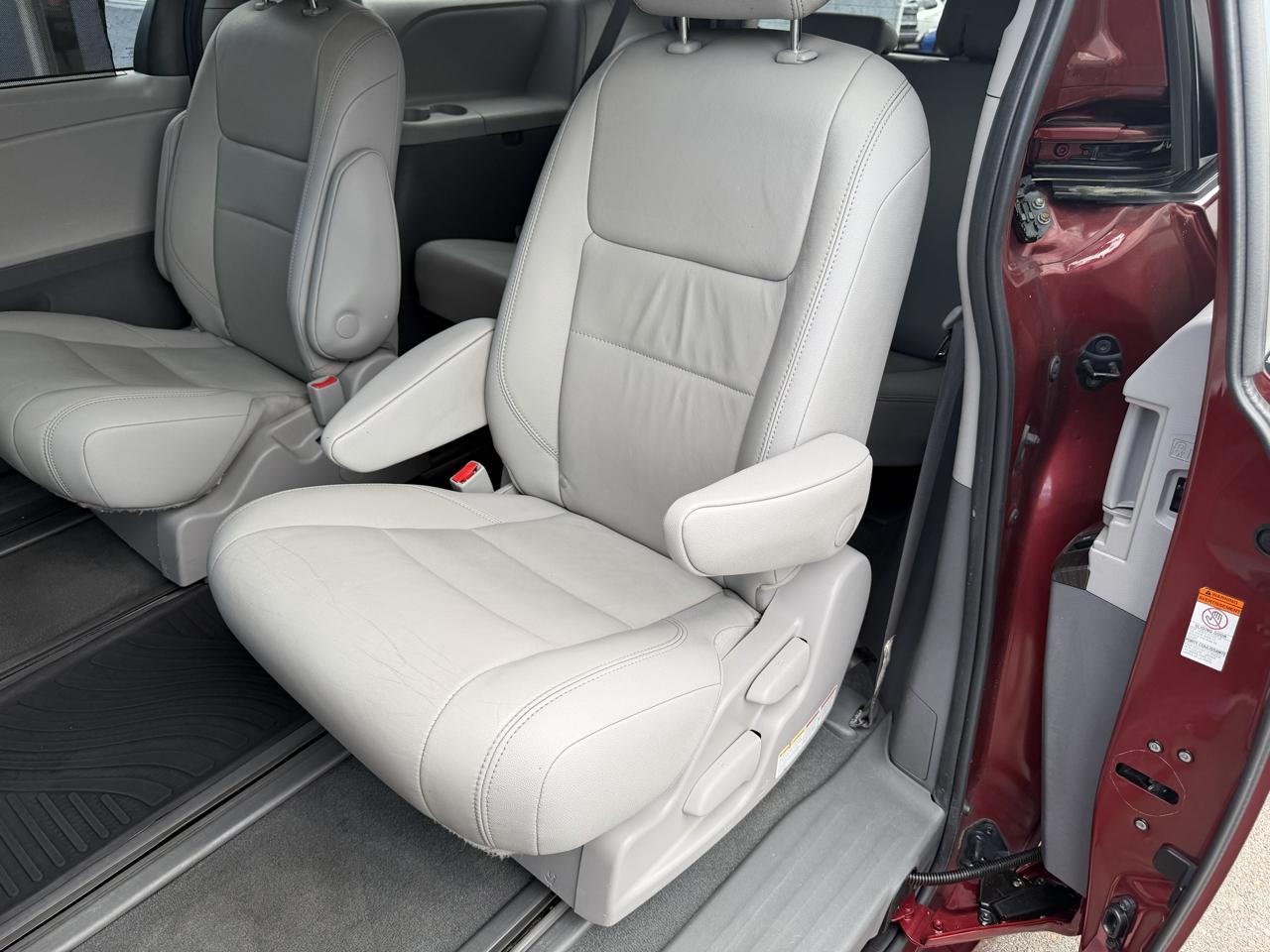 Toyota Sienna Limited Premium AWD 7-Passenger (Natl) 2020