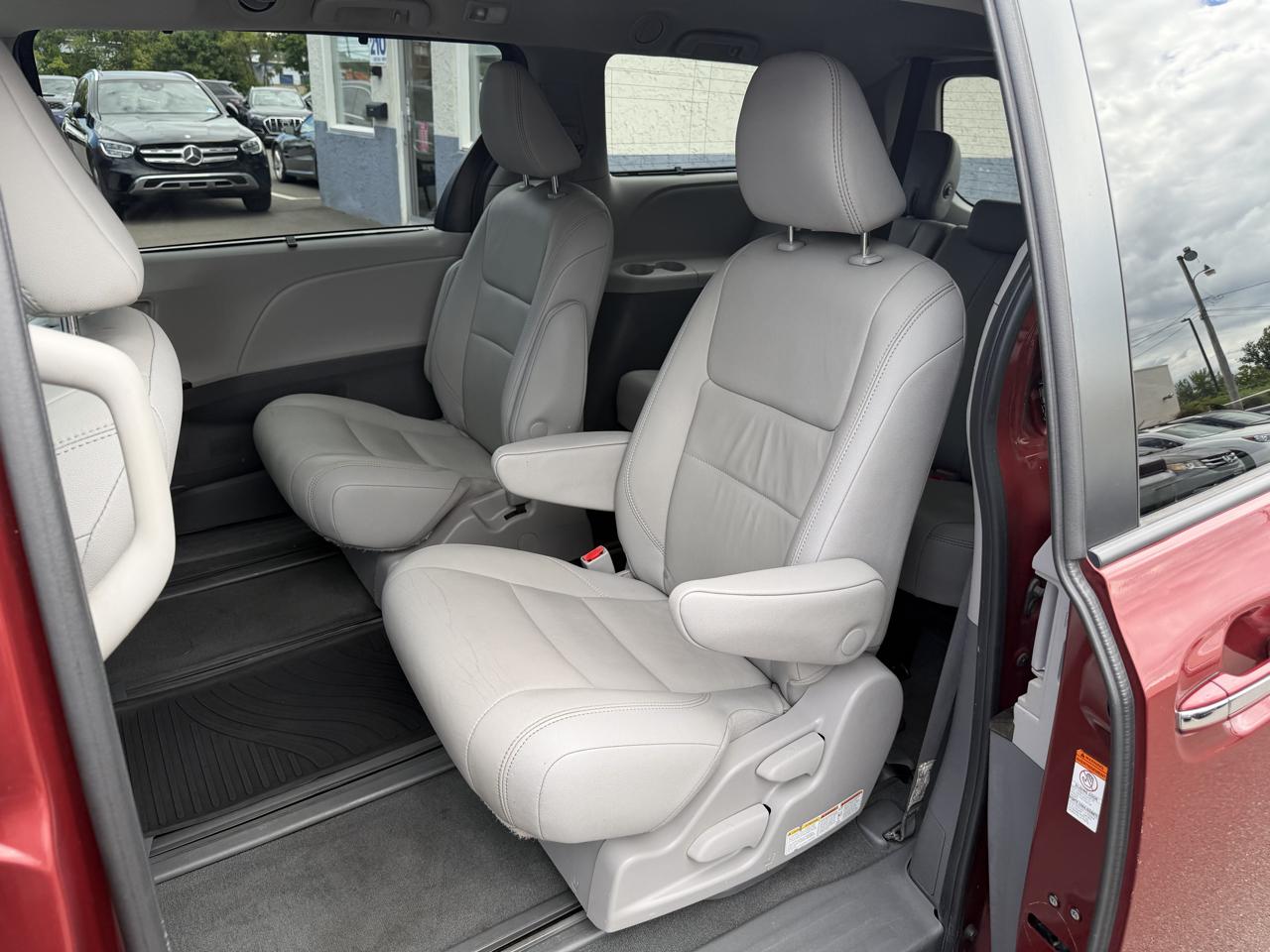 Toyota Sienna Limited Premium AWD 7-Passenger (Natl) 2020