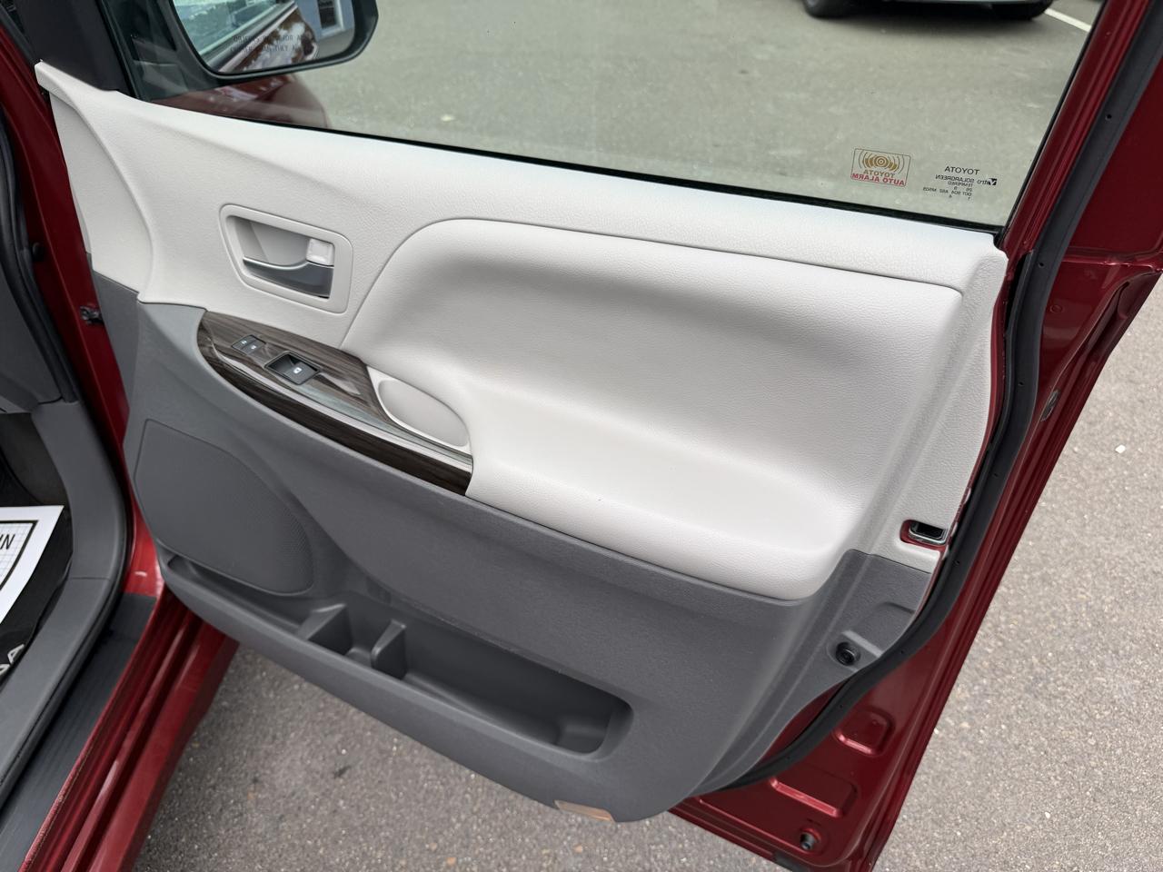 Toyota Sienna Limited Premium AWD 7-Passenger (Natl) 2020