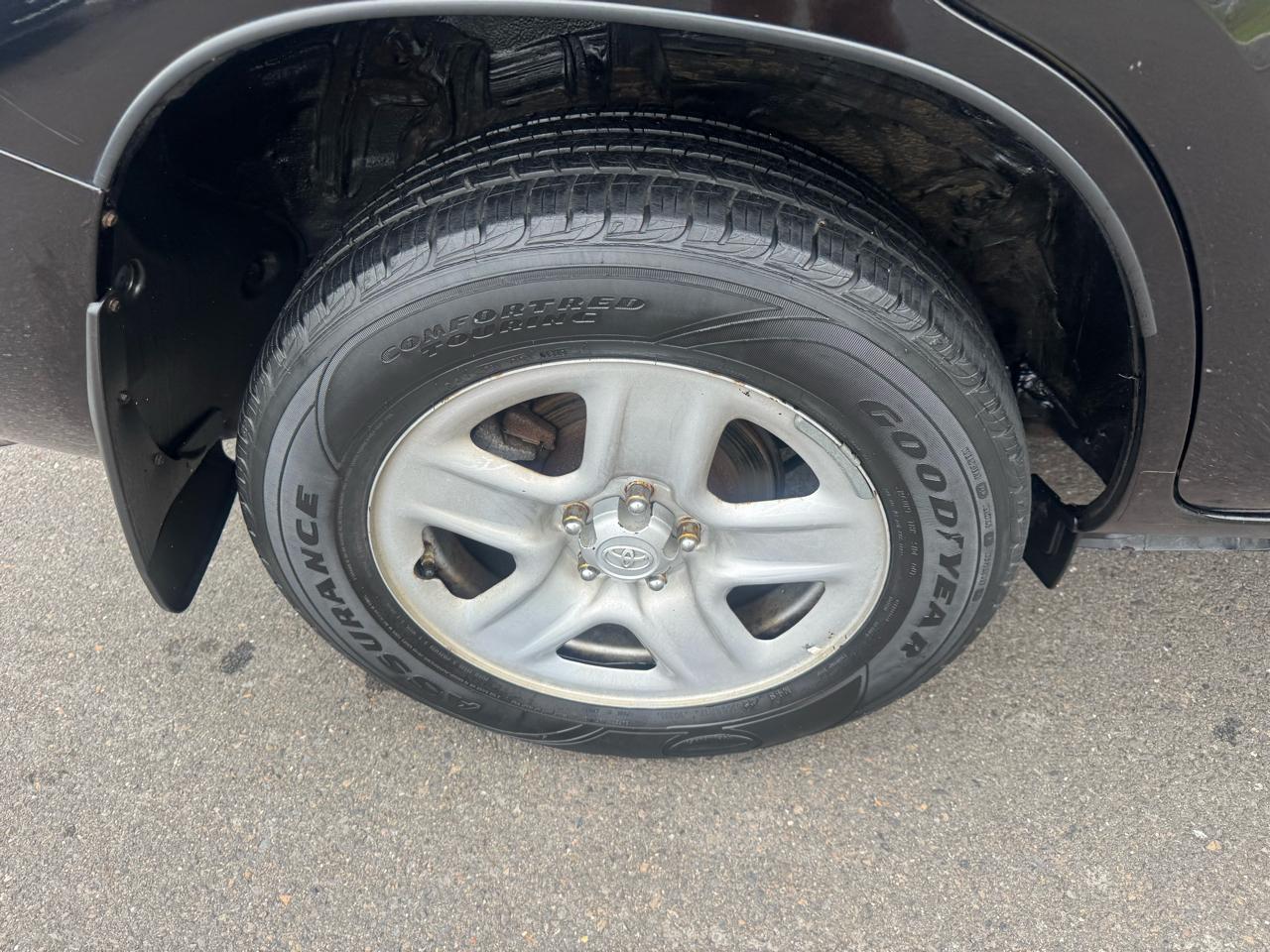 Toyota RAV4 4WD 4dr I4 (Natl) 2012