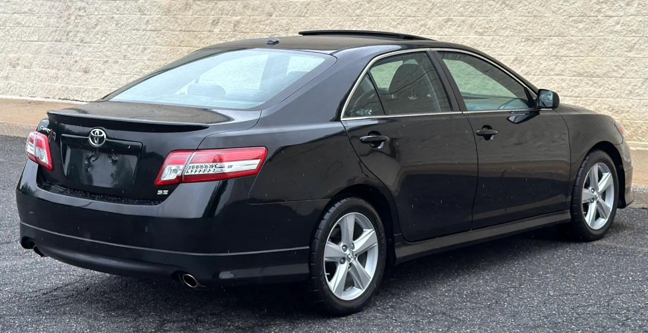 Toyota Camry 4dr Sdn I4 Man SE (Natl) 2010