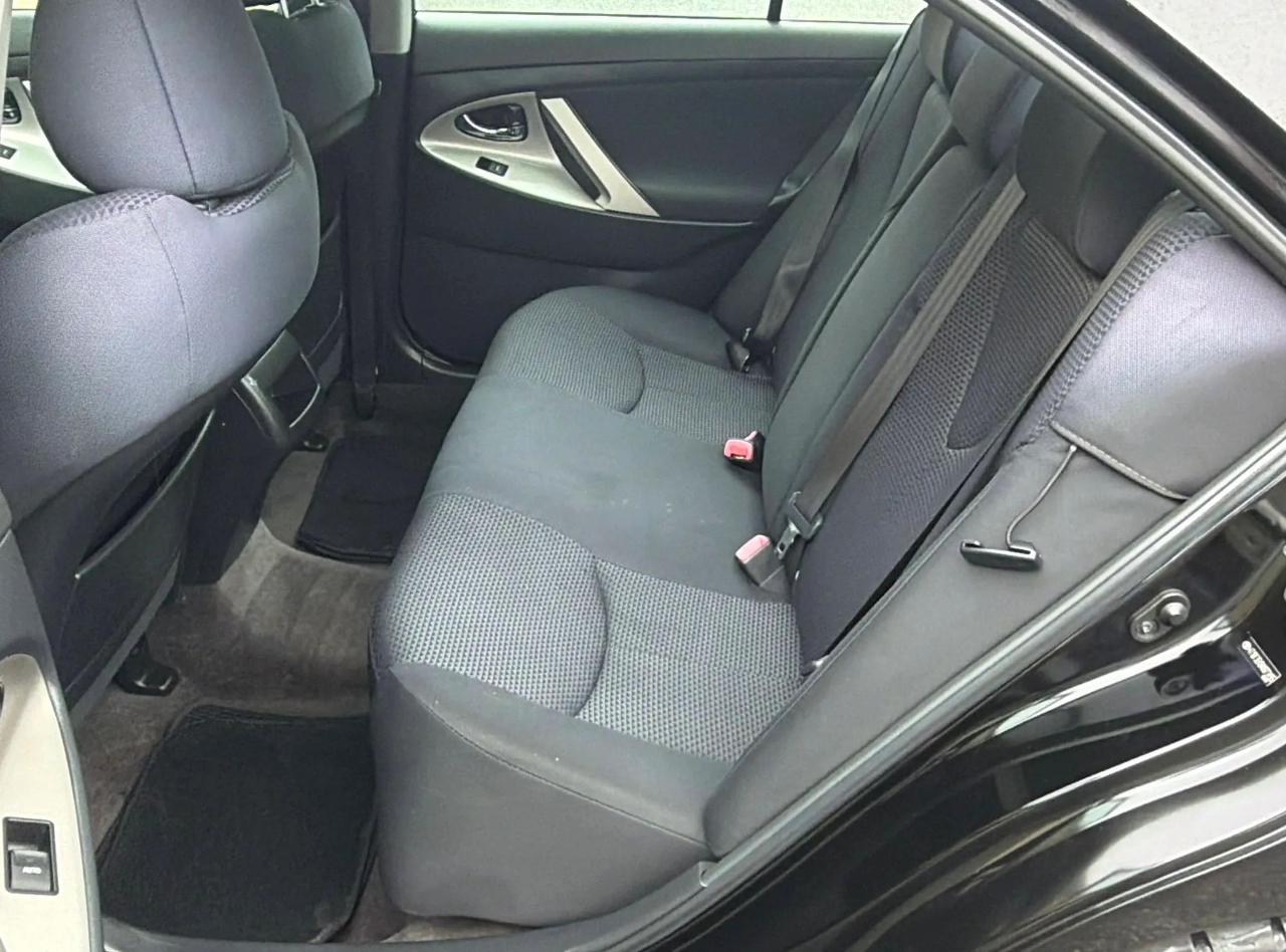 Toyota Camry 4dr Sdn I4 Man SE (Natl) 2010