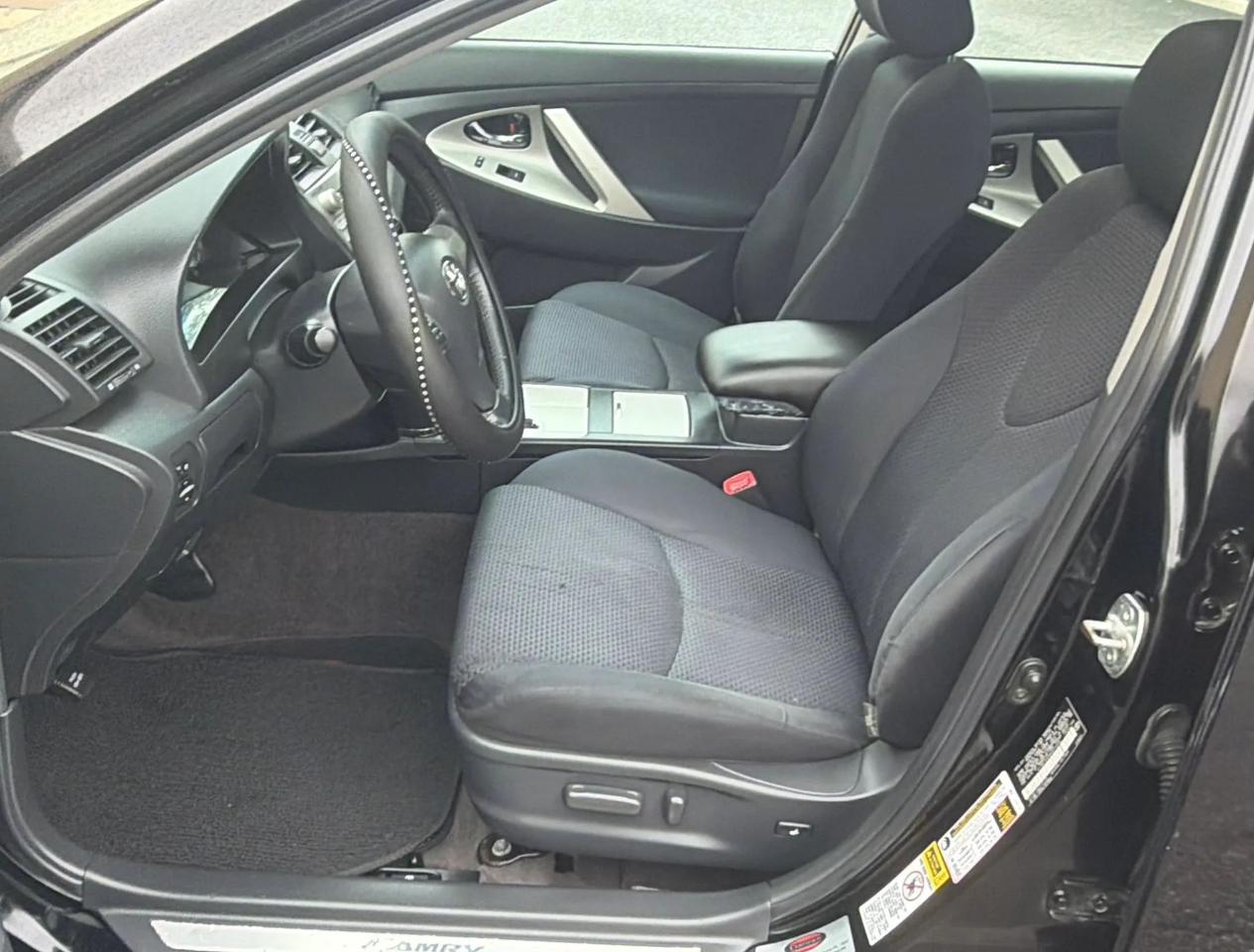 Toyota Camry 4dr Sdn I4 Man SE (Natl) 2010