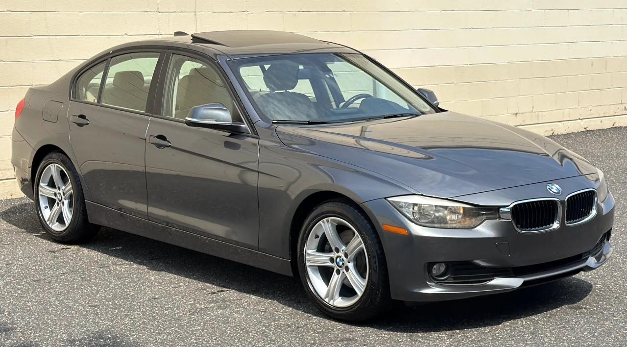 BMW 3 Series 4dr Sdn 320i RWD 2014