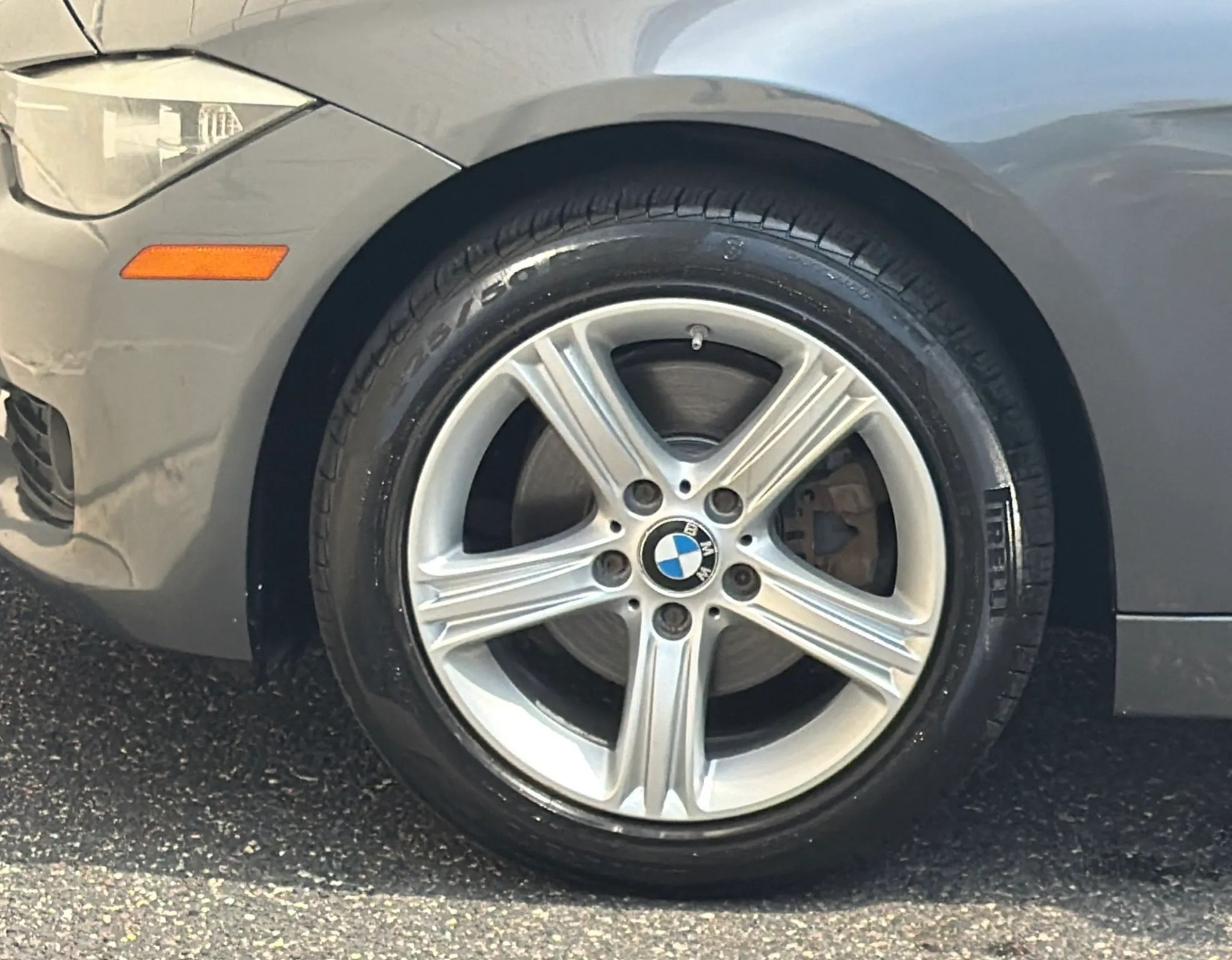 BMW 3 Series 4dr Sdn 320i RWD 2014