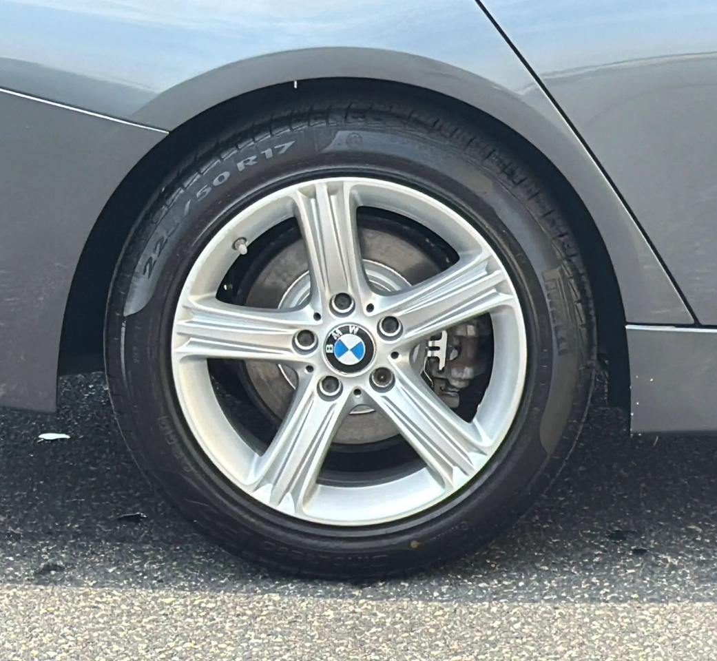 BMW 3 Series 4dr Sdn 320i RWD 2014
