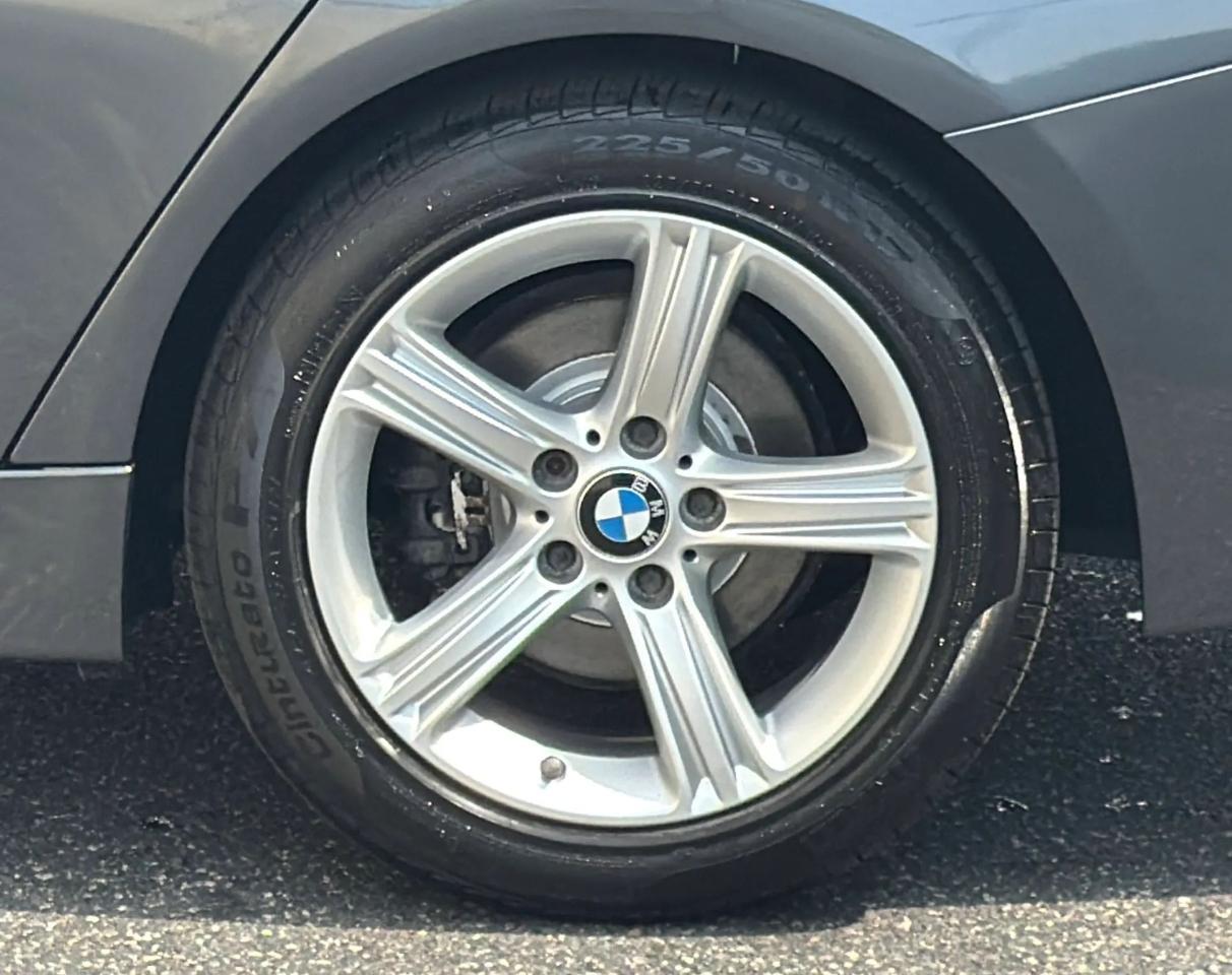 BMW 3 Series 4dr Sdn 320i RWD 2014
