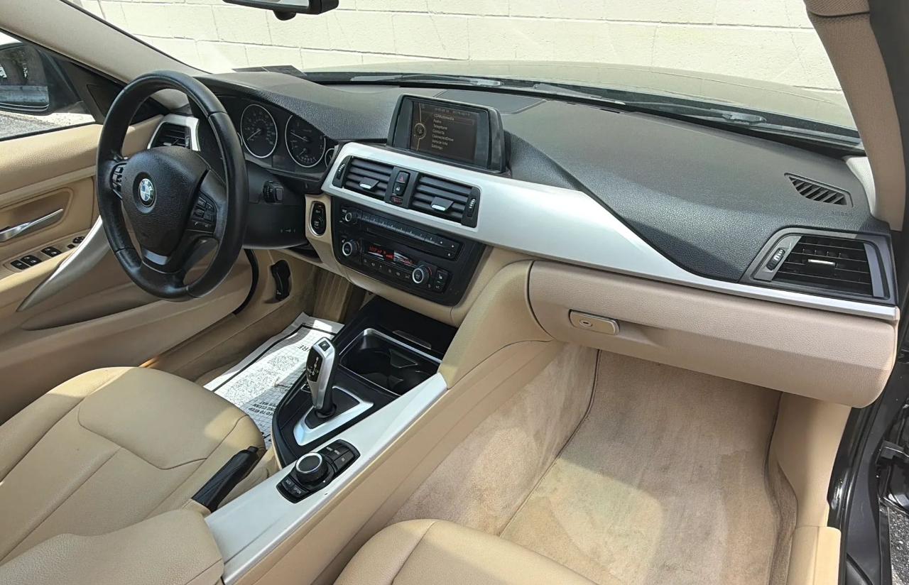 BMW 3 Series 4dr Sdn 320i RWD 2014