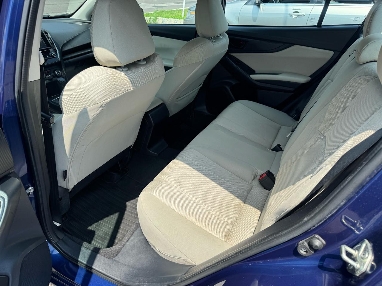 Subaru Impreza 2.0i Premium 4-door CVT 2017