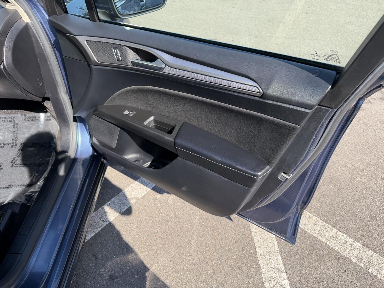 Ford Fusion SE FWD 2019