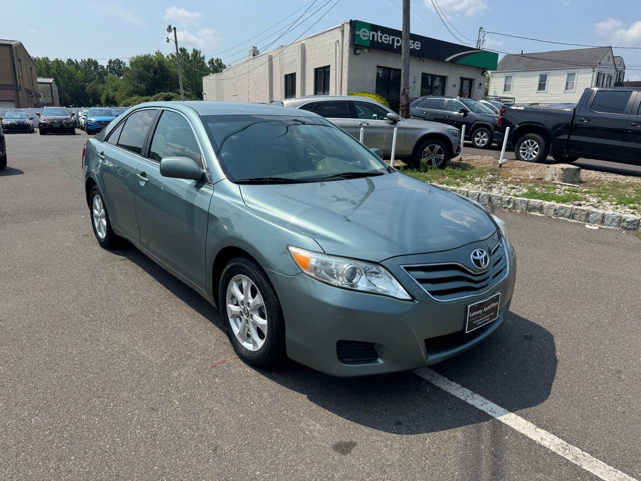 Toyota Camry 4dr Sdn I4 Man LE (Natl) 2011