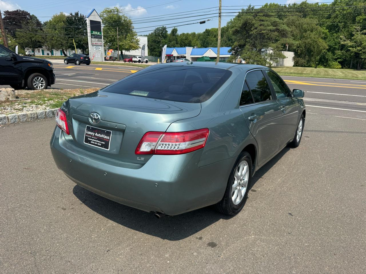 Toyota Camry 4dr Sdn I4 Man LE (Natl) 2011