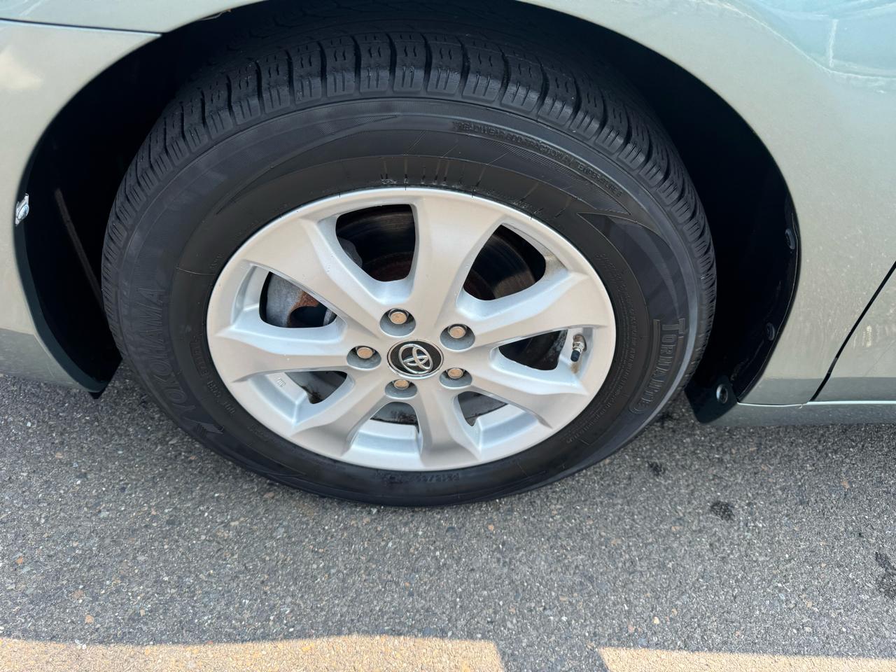 Toyota Camry 4dr Sdn I4 Man LE (Natl) 2011