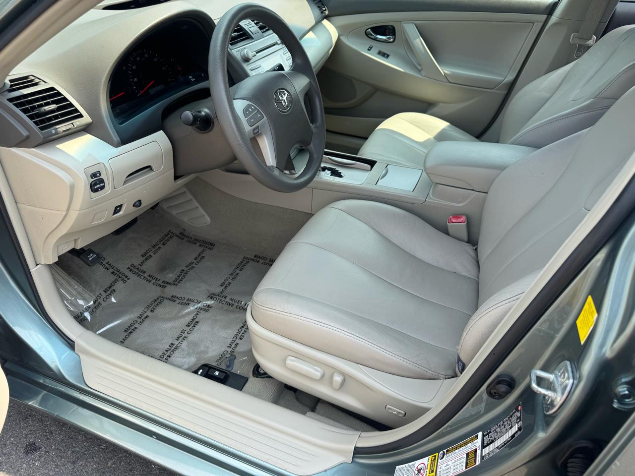 Toyota Camry 4dr Sdn I4 Man LE (Natl) 2011