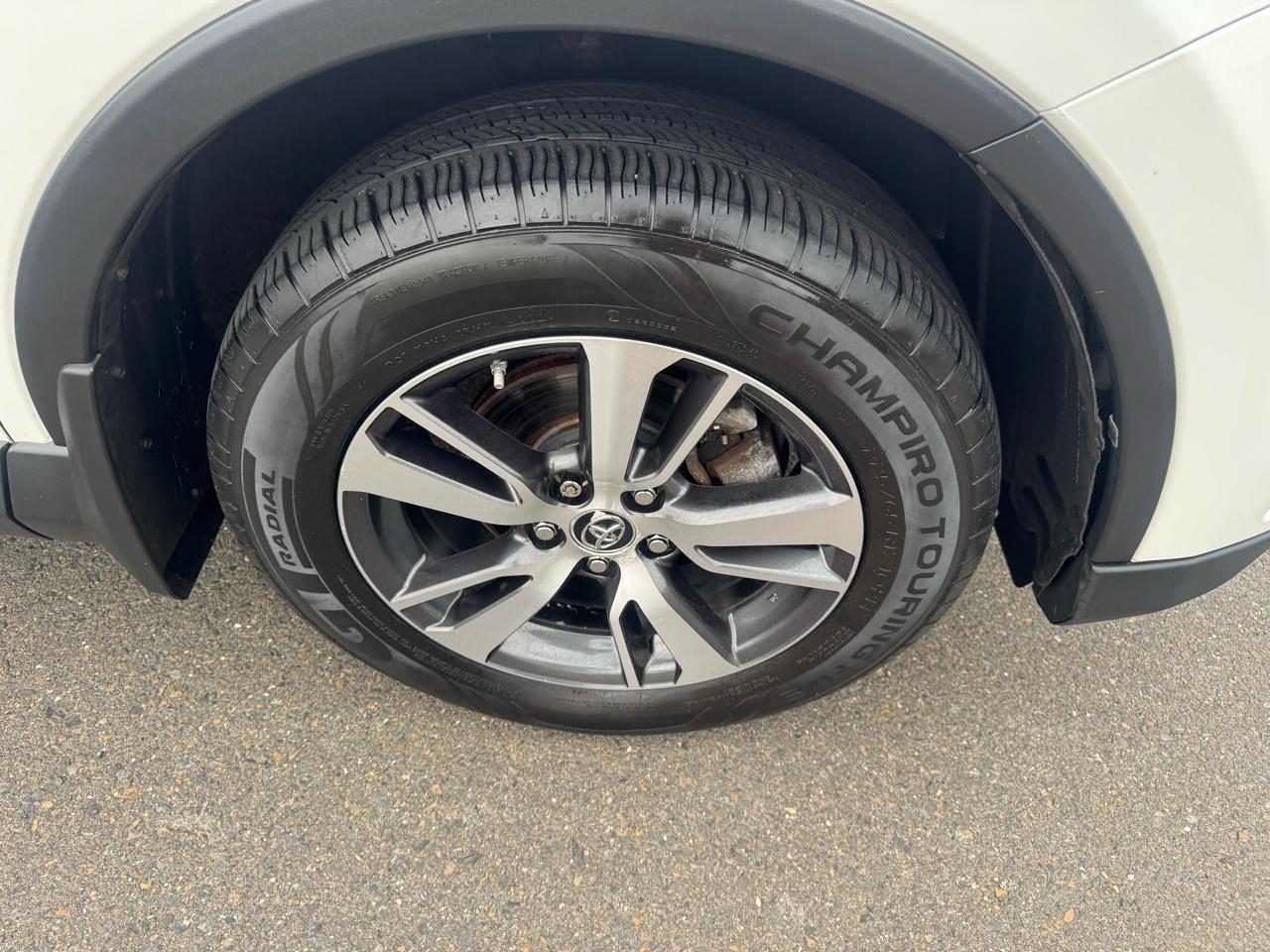 Toyota RAV4 AWD 4dr XLE (Natl) 2016