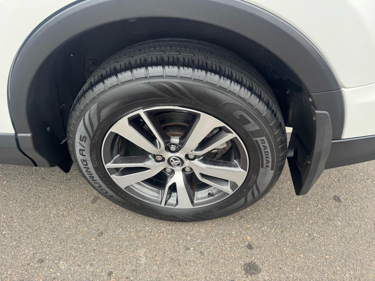 Toyota RAV4 AWD 4dr XLE (Natl) 2016