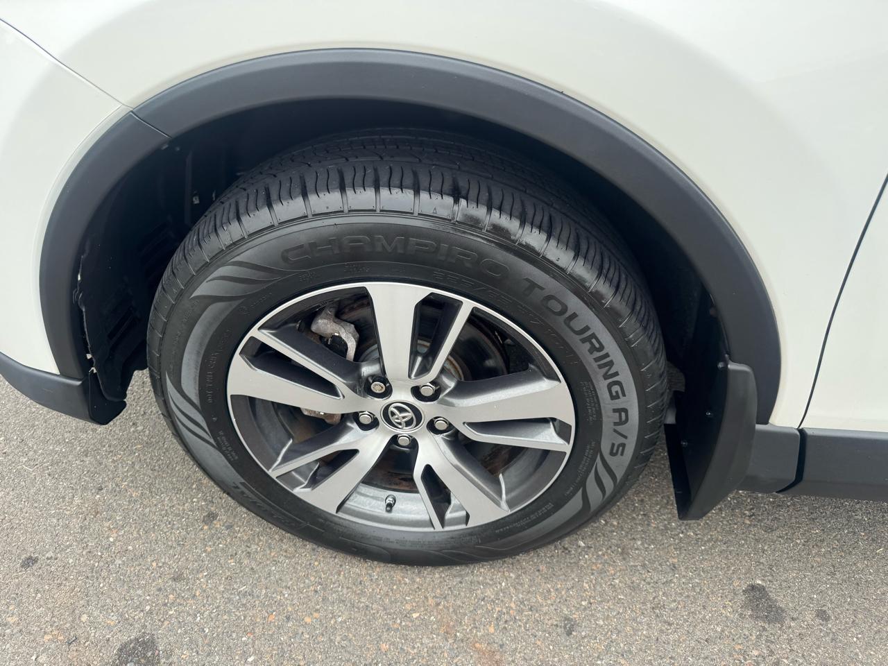 Toyota RAV4 AWD 4dr XLE (Natl) 2016