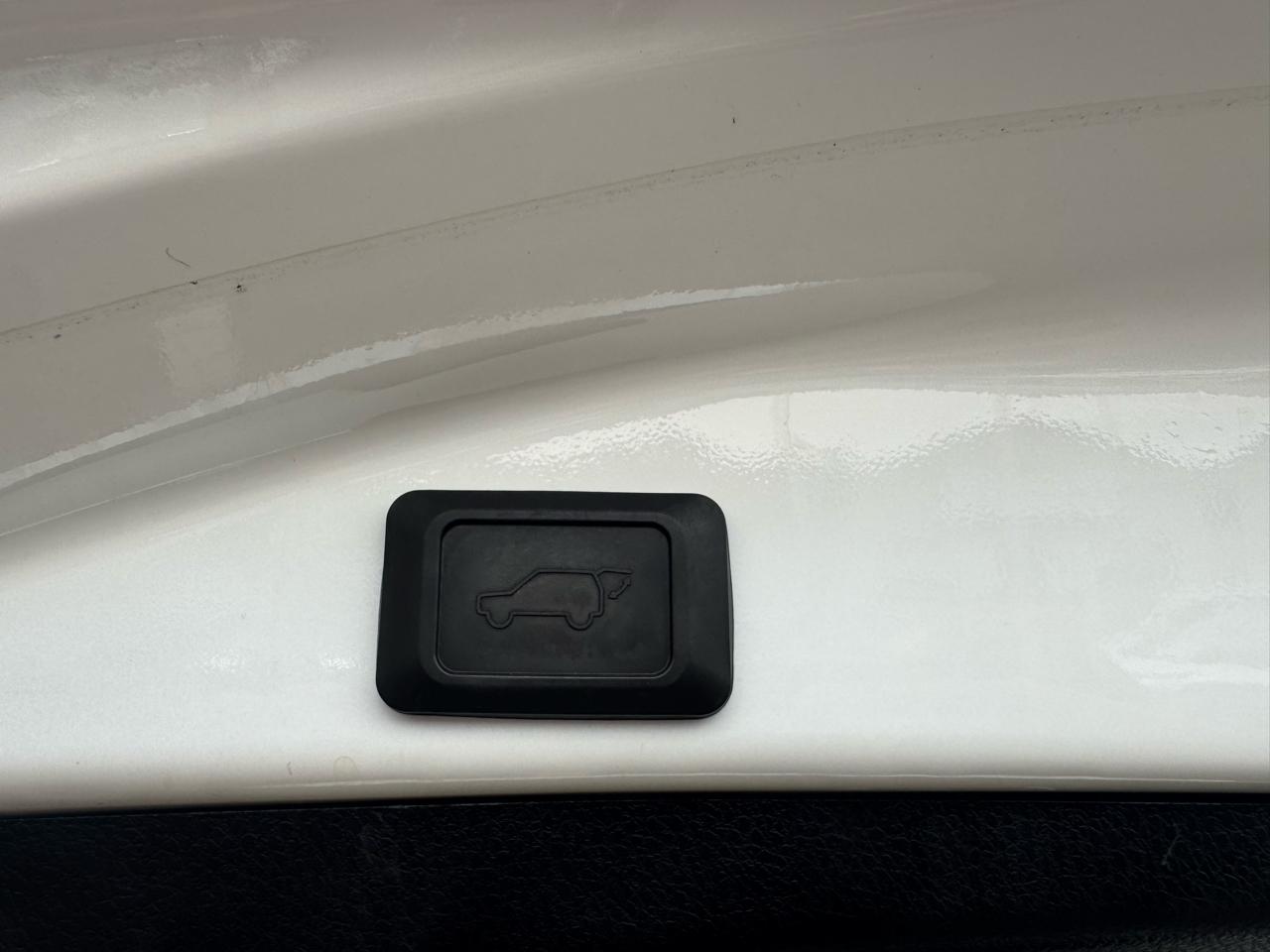 Toyota RAV4 AWD 4dr XLE (Natl) 2016
