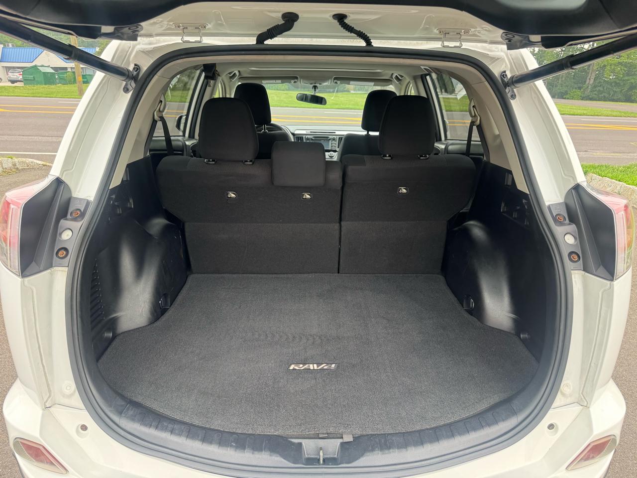 Toyota RAV4 AWD 4dr XLE (Natl) 2016